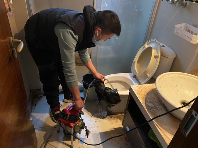 新兴马桶疏通-疏通下水道