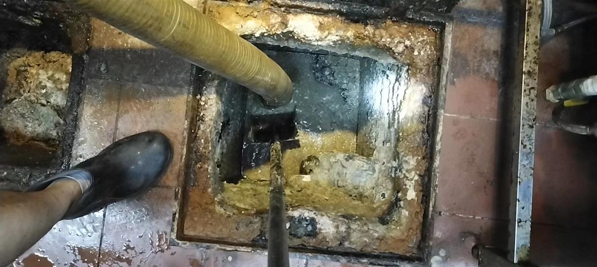 新兴污水池清理一般都有毒气，怎么预防中毒呢？