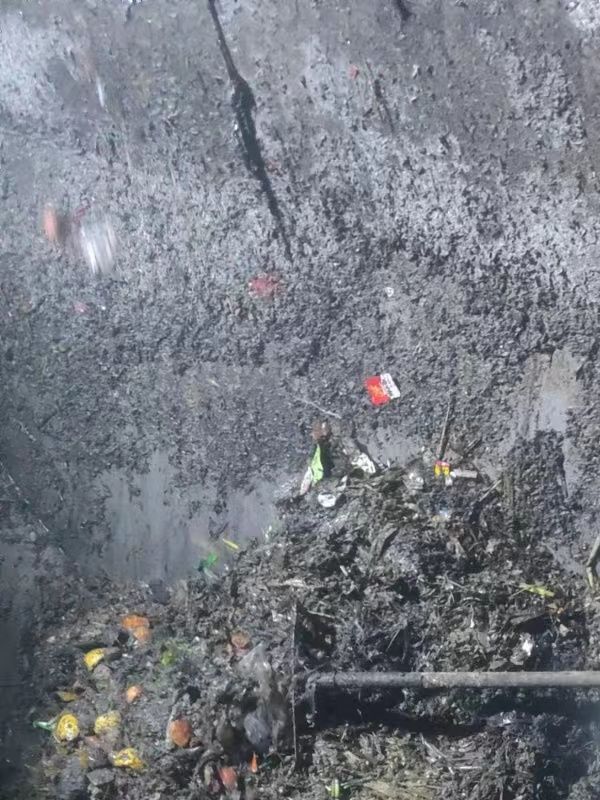 新兴污水池清理